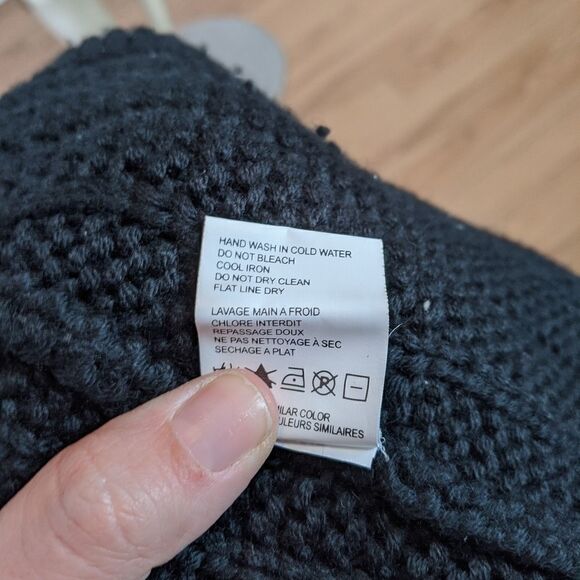 MANOUSH Anthropologie Black Wool Blend Soft Knit sequin Flower Sweater cardigan - Picture 4 of 12